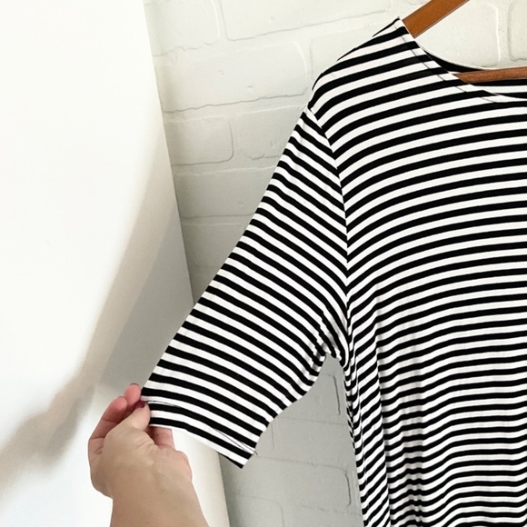 Old navy T shirt dress Flowy Stretch Scoop neck Striped Swing Black White Sz 1X - Picture 6 of 9